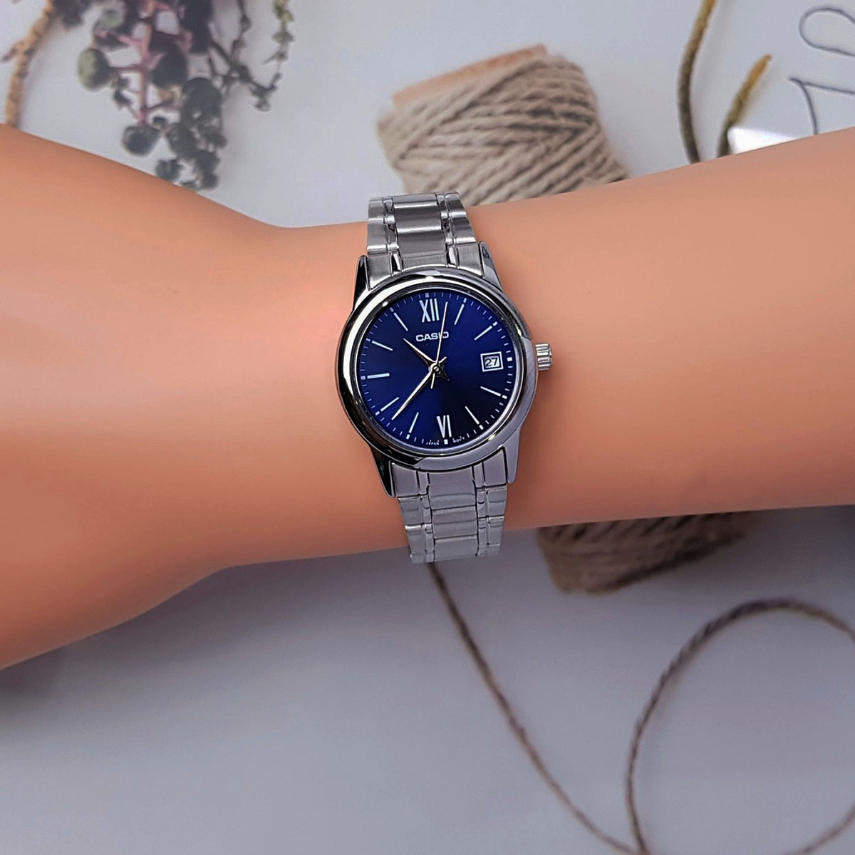 ساعت مچی زنانه کاسیو casio اورجینال مدل LTP-V002D-2B3UDF