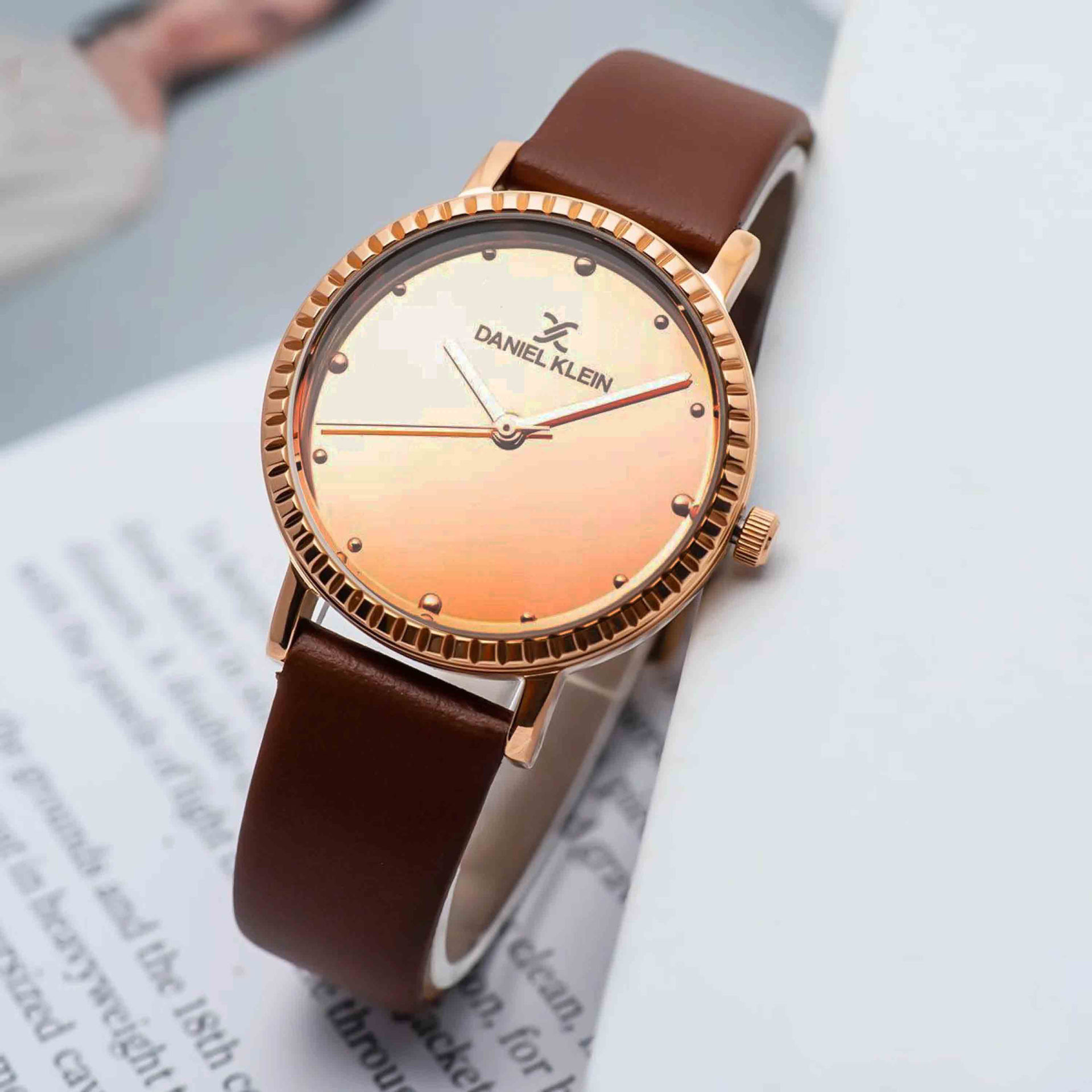 ساعت مچی زنانه دنیل کلین daniel klein اورجینال مدل DK-1-12533-3
